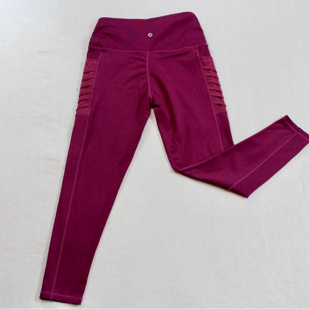 Leggings ~ Medium ~ ‘Leg End’ ~ maroon ~